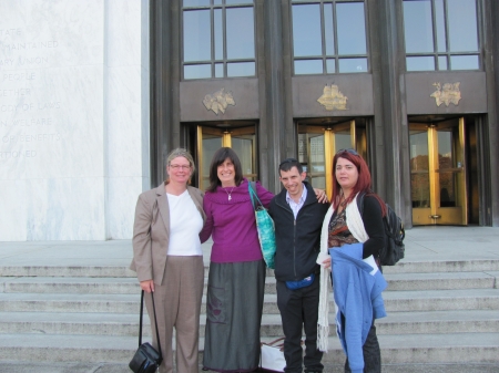 Margaret Theisen, Naama Lerner, Shmulik Kanner and Naama Katz in front of the Oregon State Capitol.